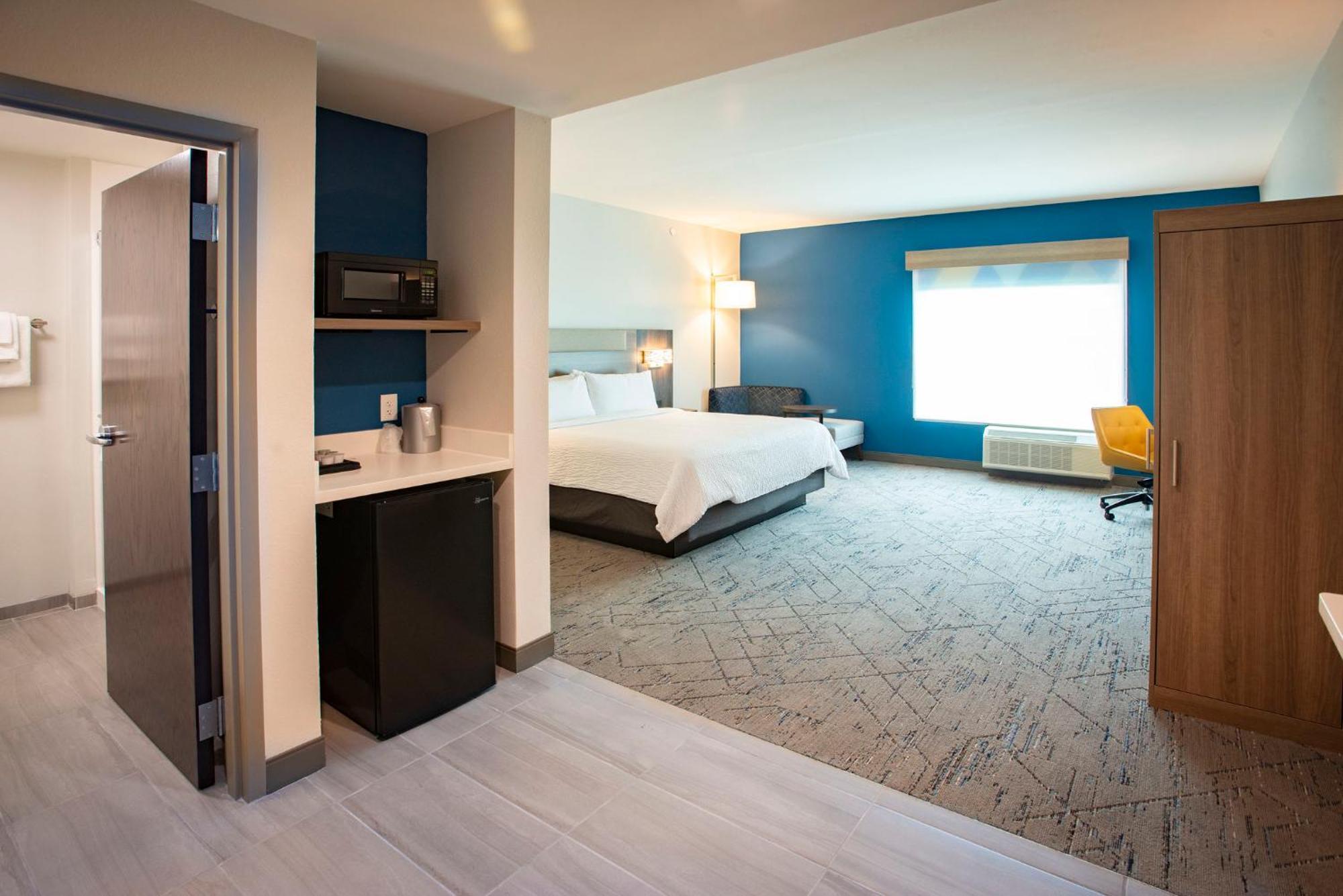 Holiday Inn Express & Suites Pensacola Airport North - I-10 By Ihg Ferry Pass エクステリア 写真