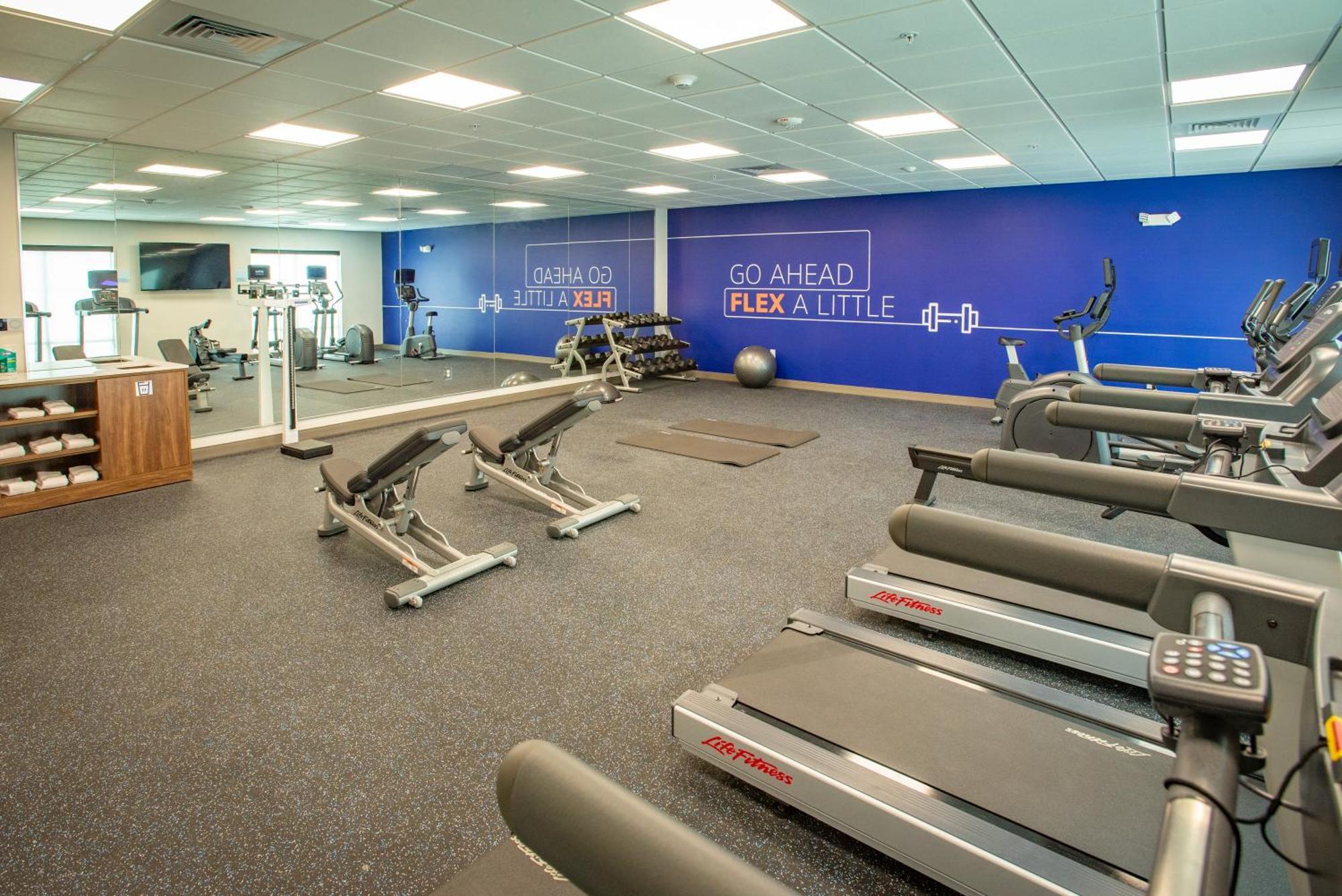 Holiday Inn Express & Suites Pensacola Airport North - I-10 By Ihg Ferry Pass エクステリア 写真