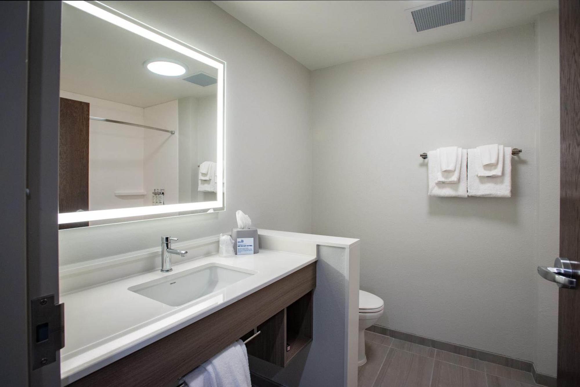 Holiday Inn Express & Suites Pensacola Airport North - I-10 By Ihg Ferry Pass エクステリア 写真