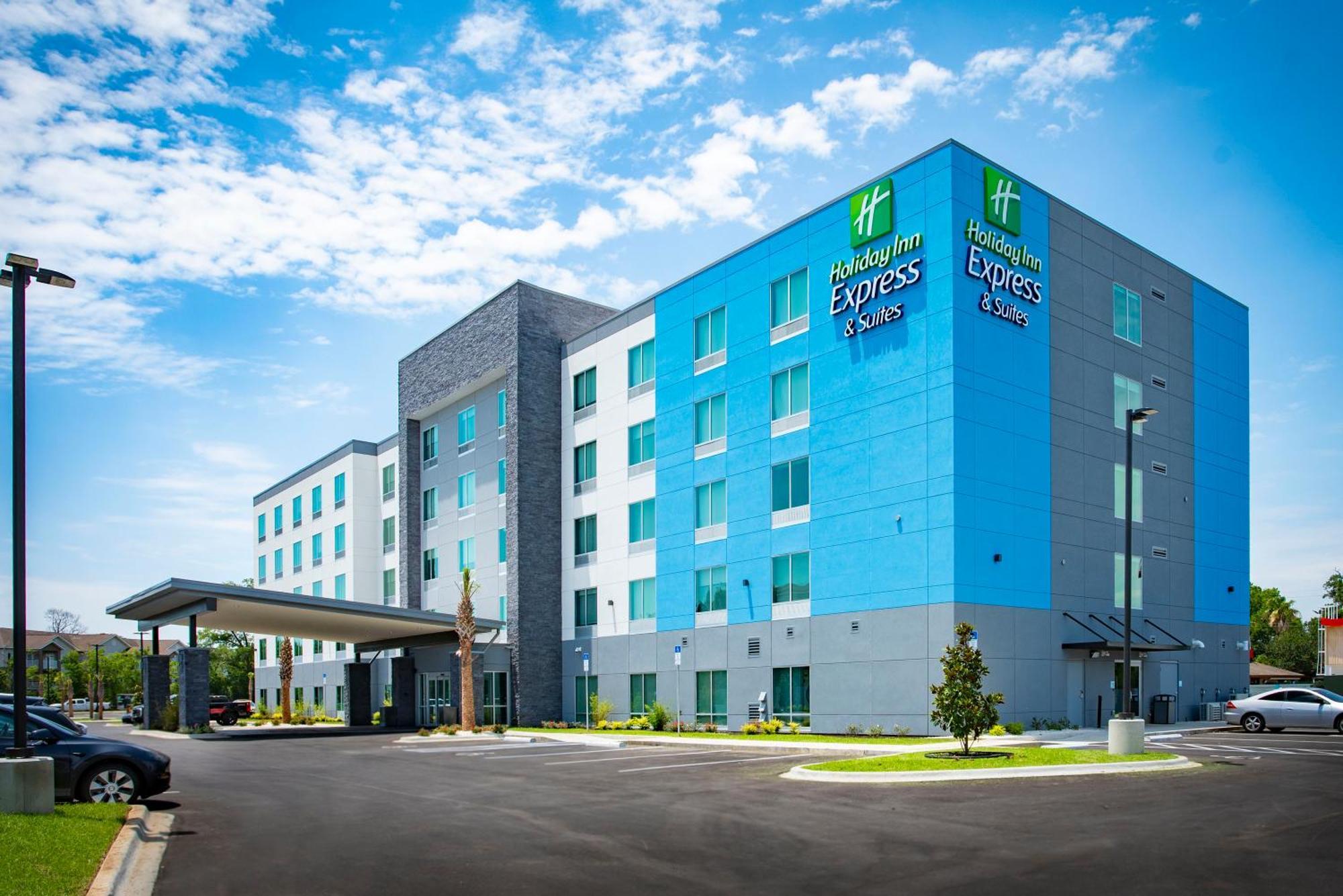 Holiday Inn Express & Suites Pensacola Airport North - I-10 By Ihg Ferry Pass エクステリア 写真