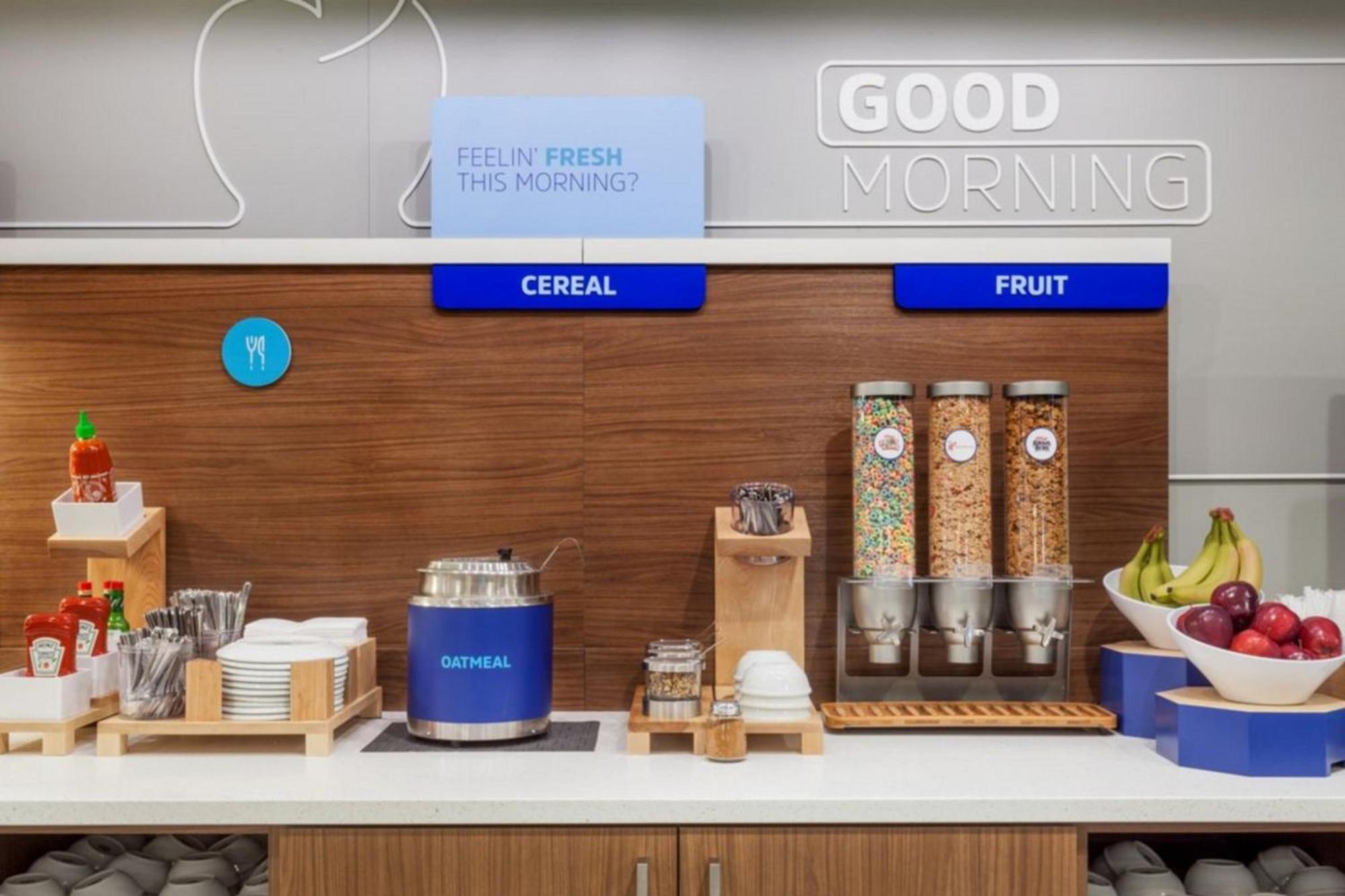 Holiday Inn Express & Suites Pensacola Airport North - I-10 By Ihg Ferry Pass エクステリア 写真