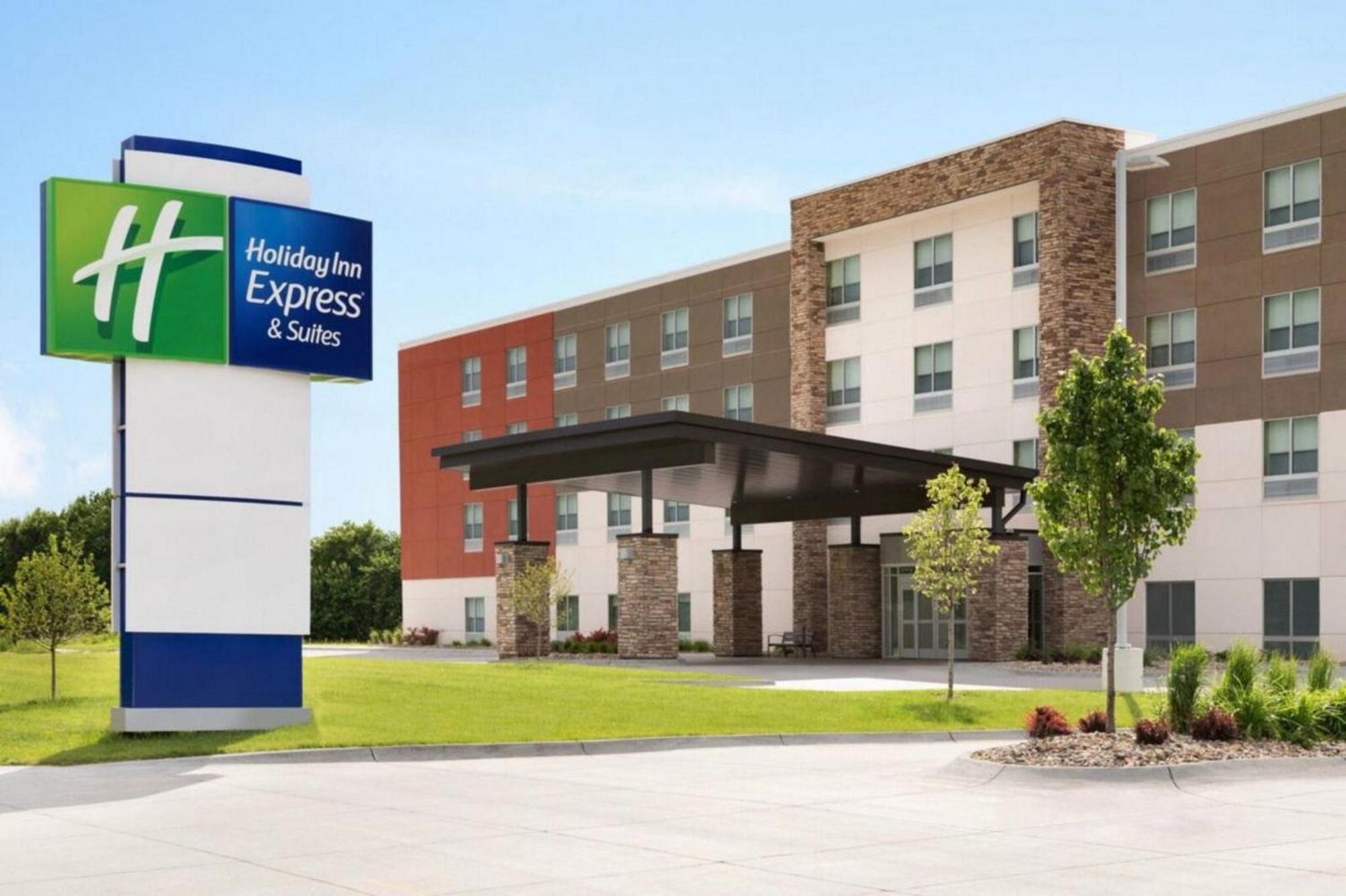 Holiday Inn Express & Suites Pensacola Airport North - I-10 By Ihg Ferry Pass エクステリア 写真